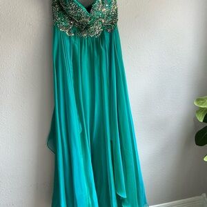 Elegant Teal Prom Dress with Embellished Bodice